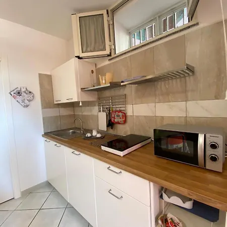 Ottaviano B&B Bed & Breakfast 4*