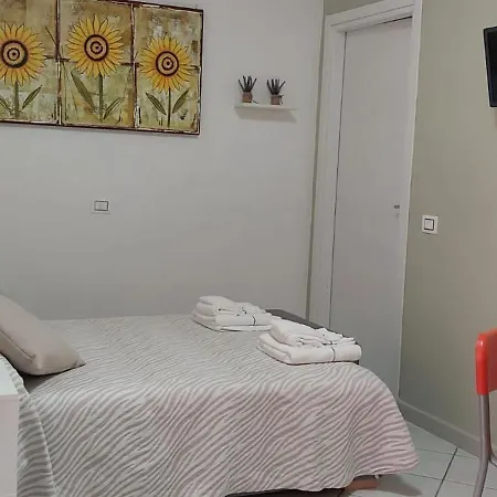 Alojamento de Acomodação e Pequeno-almoço Ottaviano B&B Ottaviano